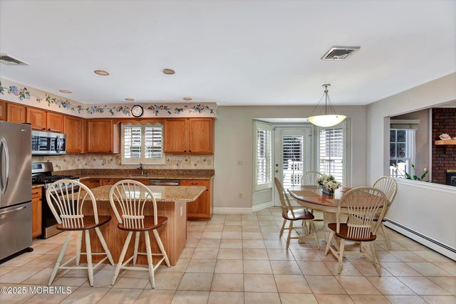 16 Locksley Lane, Manalapan, NJ 07726