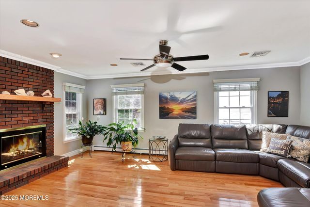 16 Locksley Lane, Manalapan, NJ 07726