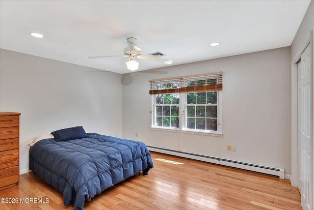 16 Locksley Lane, Manalapan, NJ 07726