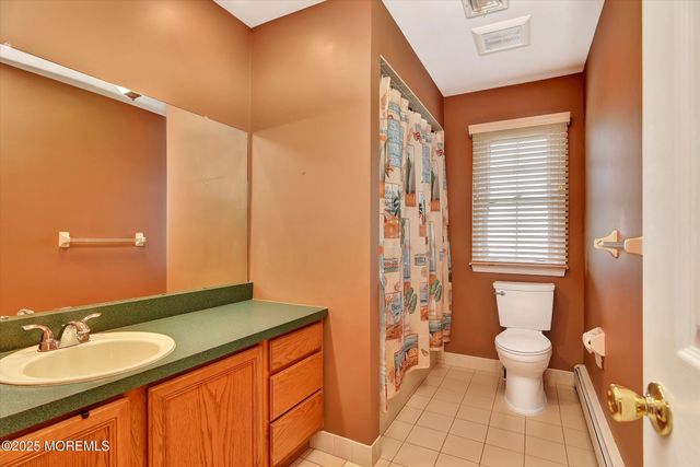 16 Locksley Lane, Manalapan, NJ 07726