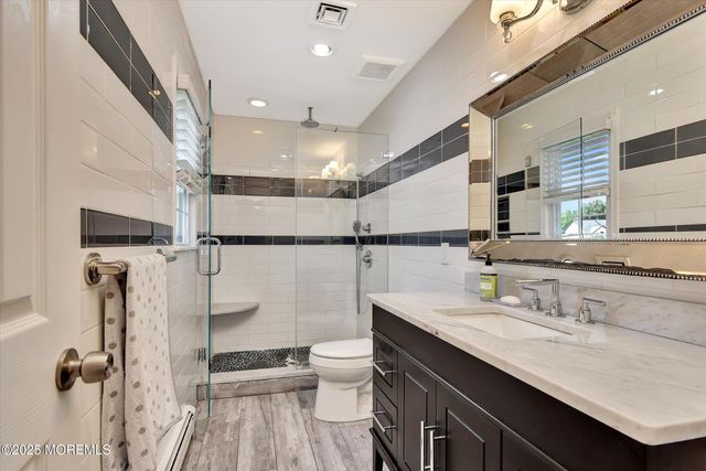 16 Locksley Lane, Manalapan, NJ 07726