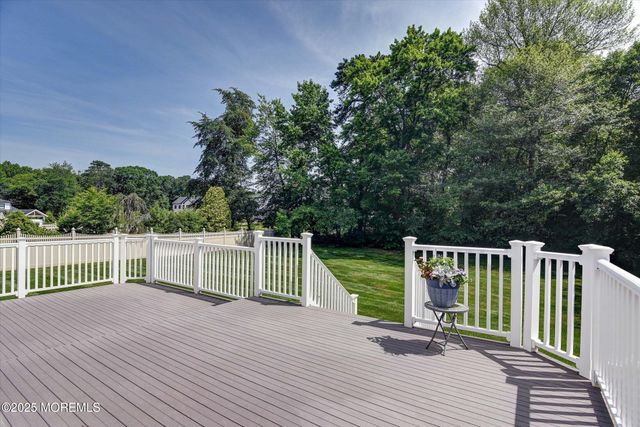 16 Locksley Lane, Manalapan, NJ 07726