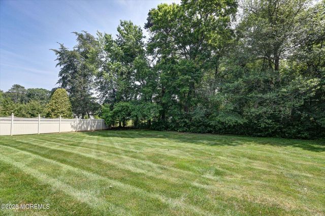16 Locksley Lane, Manalapan, NJ 07726