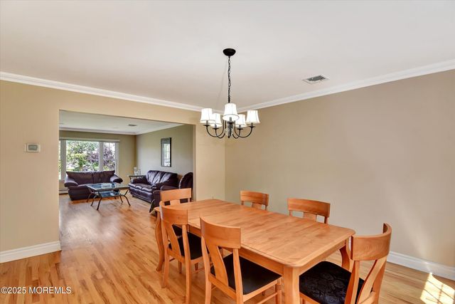 16 Locksley Lane, Manalapan, NJ 07726