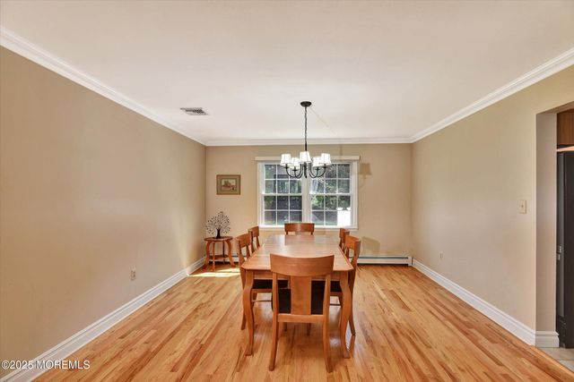 16 Locksley Lane, Manalapan, NJ 07726