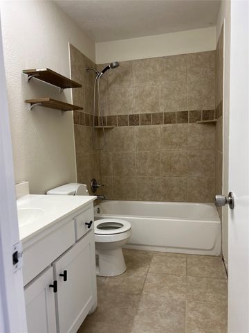 4916 N Colony Boulevard, The Colony, TX 75056