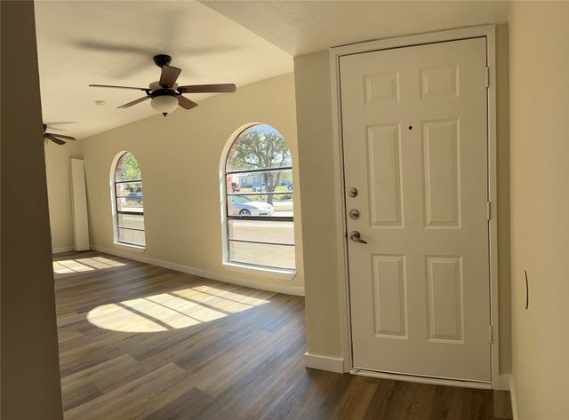 4916 N Colony Boulevard, The Colony, TX 75056