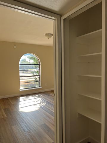 4916 N Colony Boulevard, The Colony, TX 75056