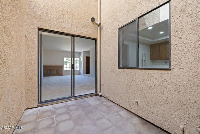 460 Country Club Drive C, Simi Valley, CA 93065