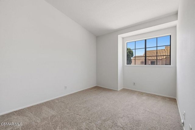 460 Country Club Drive C, Simi Valley, CA 93065