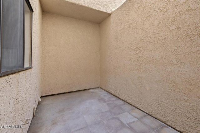 460 Country Club Drive C, Simi Valley, CA 93065