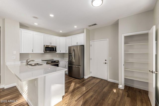 15930 W Autumn Circle, Surprise, AZ 85374