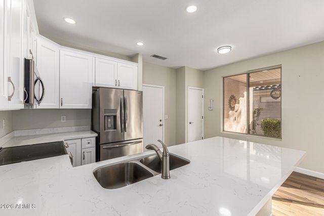 15930 W Autumn Circle, Surprise, AZ 85374