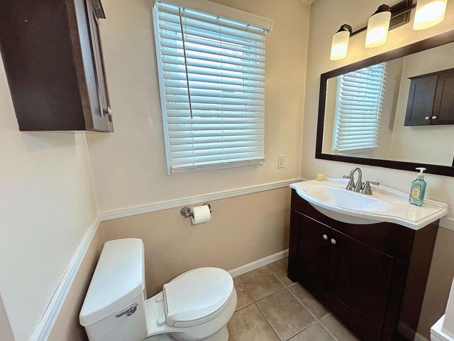 700 RAVENSWOOD COURT, Neenah, WI 54956
