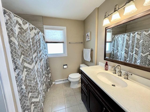 700 RAVENSWOOD COURT, Neenah, WI 54956