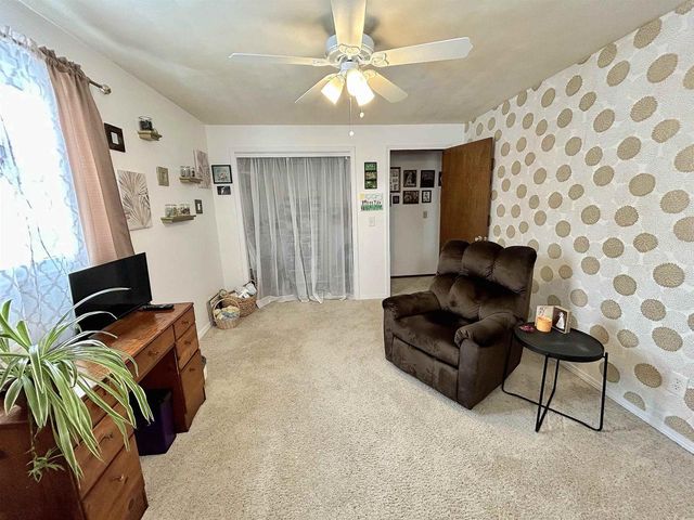 700 RAVENSWOOD COURT, Neenah, WI 54956