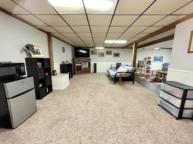 700 RAVENSWOOD COURT, Neenah, WI 54956