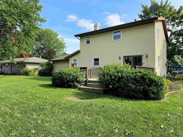 700 RAVENSWOOD COURT, Neenah, WI 54956