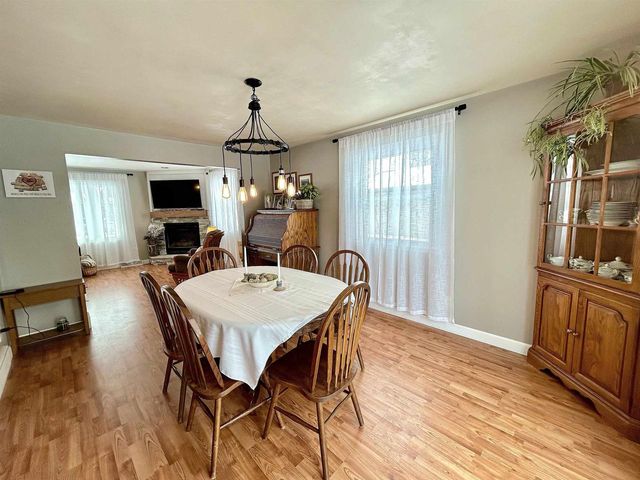 700 RAVENSWOOD COURT, Neenah, WI 54956