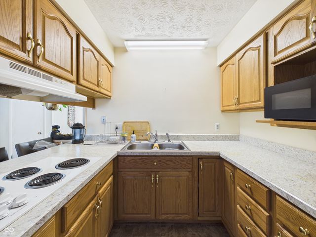 5551 Meadowood Drive, Indianapolis, IN 46224