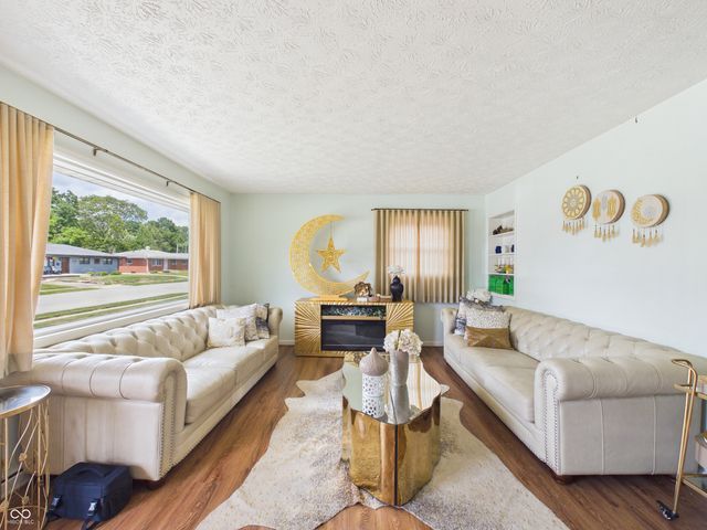 5551 Meadowood Drive, Indianapolis, IN 46224