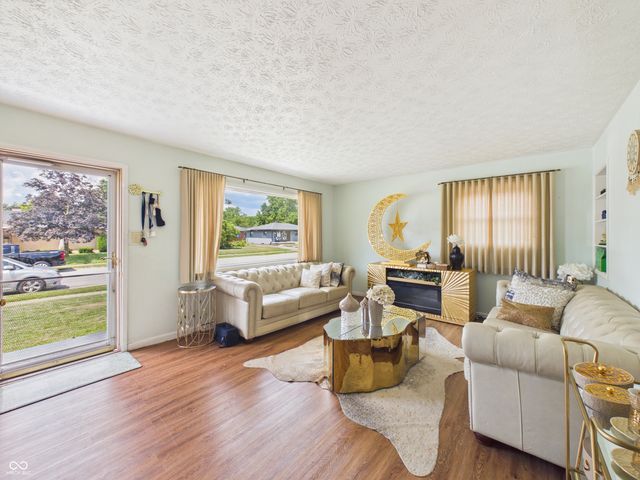 5551 Meadowood Drive, Indianapolis, IN 46224