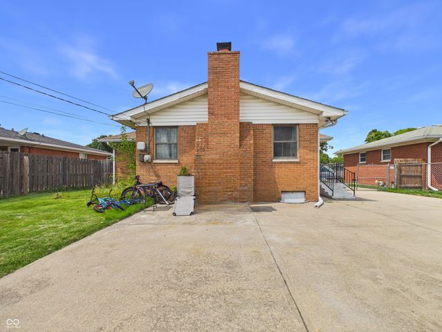 5551 Meadowood Drive, Indianapolis, IN 46224