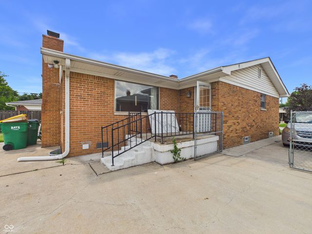 5551 Meadowood Drive, Indianapolis, IN 46224