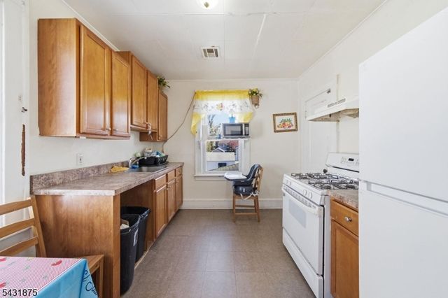 355 W Scott Ave, Rahway City, NJ 07065