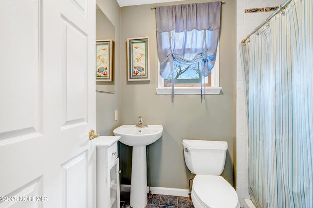 732 Wellington Avenue, Toms River, NJ 08757