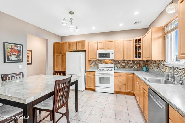 732 Wellington Avenue, Toms River, NJ 08757