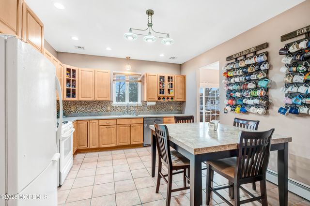 732 Wellington Avenue, Toms River, NJ 08757