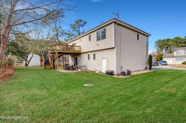 732 Wellington Avenue, Toms River, NJ 08757