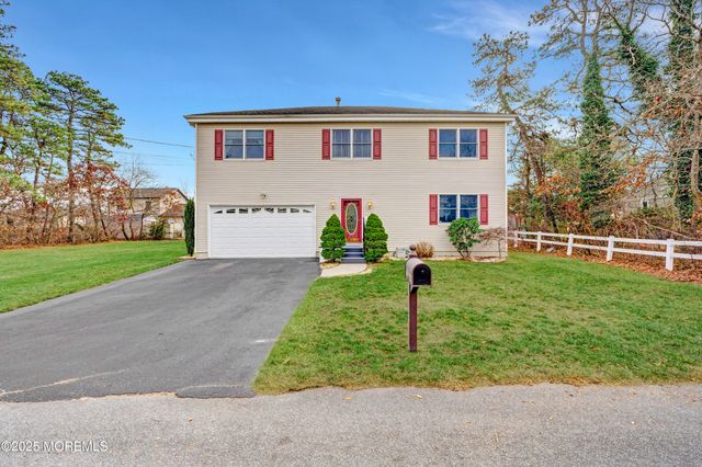 732 Wellington Avenue, Toms River, NJ 08757