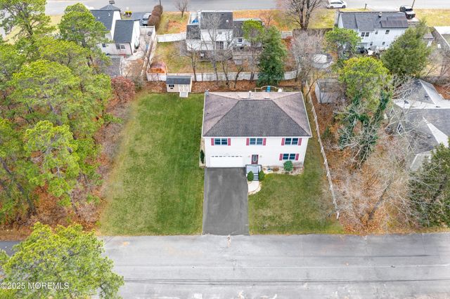 732 Wellington Avenue, Toms River, NJ 08757