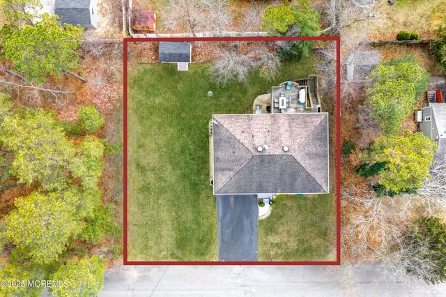 732 Wellington Avenue, Toms River, NJ 08757