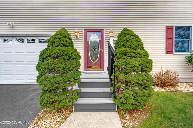 732 Wellington Avenue, Toms River, NJ 08757