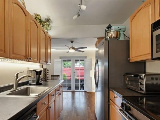 8069 SW 19th Ct, Davie, FL 33324