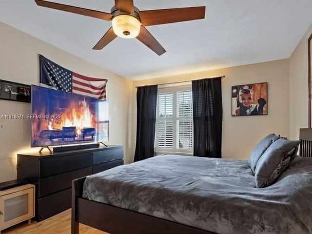 8069 SW 19th Ct, Davie, FL 33324