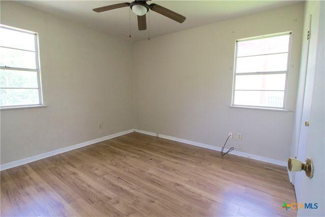 802 E Irvin Avenue, Temple, TX 76501