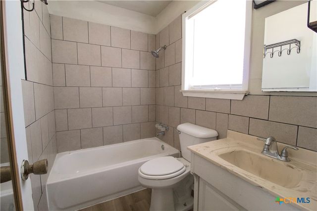 802 E Irvin Avenue, Temple, TX 76501