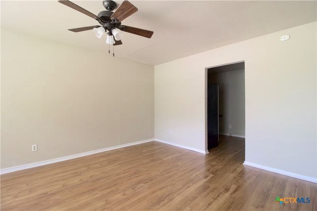 802 E Irvin Avenue, Temple, TX 76501