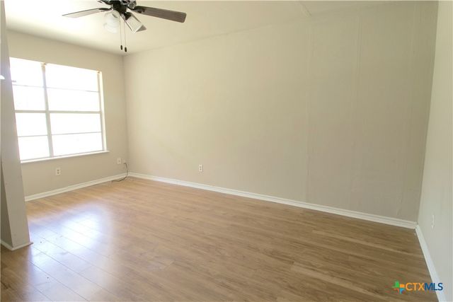 802 E Irvin Avenue, Temple, TX 76501