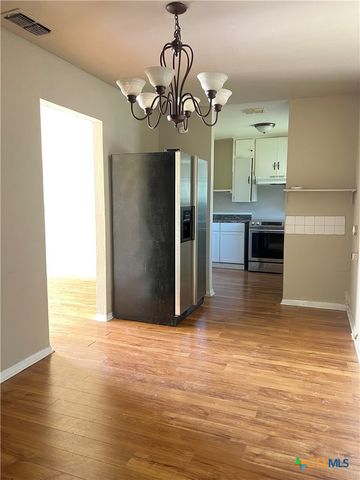 802 E Irvin Avenue, Temple, TX 76501