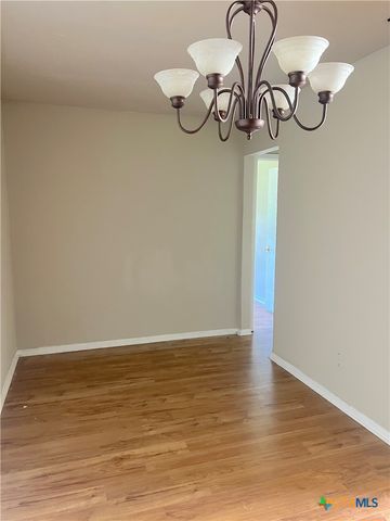 802 E Irvin Avenue, Temple, TX 76501
