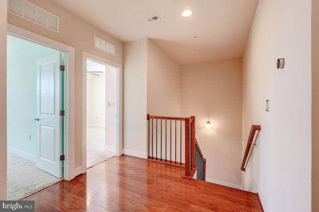 738 MCKENZIE AVE, Alexandria, VA 22301