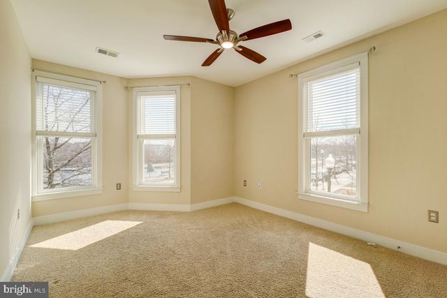 738 MCKENZIE AVE, Alexandria, VA 22301