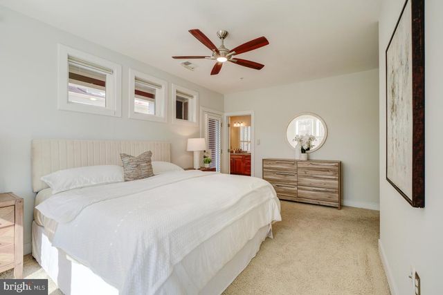 738 MCKENZIE AVE, Alexandria, VA 22301