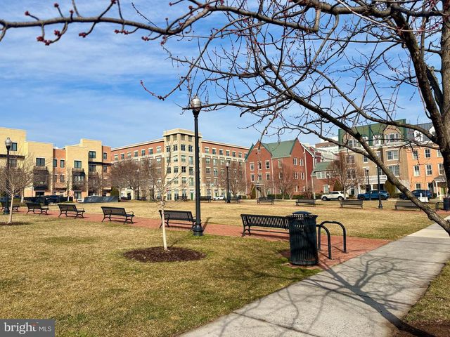 738 MCKENZIE AVE, Alexandria, VA 22301