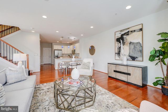 738 MCKENZIE AVE, Alexandria, VA 22301